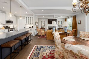 Unclassified image, 5 of 41, button - Steps to Gascoigne Park, short term vacation rental, long term stays – sleeps 6 (Saint Simons Island)