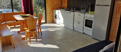 雪櫃、微波爐、焗爐、咖啡機/沖茶器