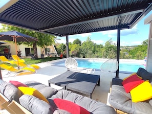 Piscina all'aperto, una piscina riscaldata