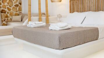 Premium Studio Suite (Euphoria) | Egyptian cotton sheets, premium bedding, memory foam beds, in-room safe