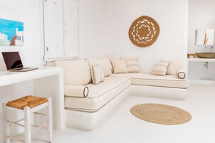 尊荣开间套房 (Outopia) | 埃及棉床单、高档床上用品、记忆海绵床垫、客房内保险箱