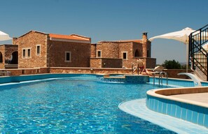 Outdoor pool - 3 bedroom villa common pool (Παλαιλώνι)