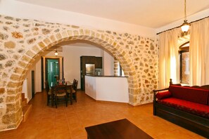 Smart TV, fireplace - 3 bedroom villa common pool (Παλαιλώνι)