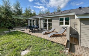 Outdoor dining - Gorgeous home in Ebeltoft with kitchen (Ebeltoft)