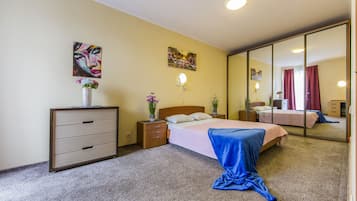 2 dormitorios, tabla de planchar con plancha, wifi gratis y ropa de cama