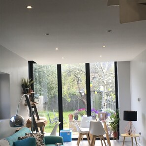 Dining - Inviting 2-bed Apartment in London (London)