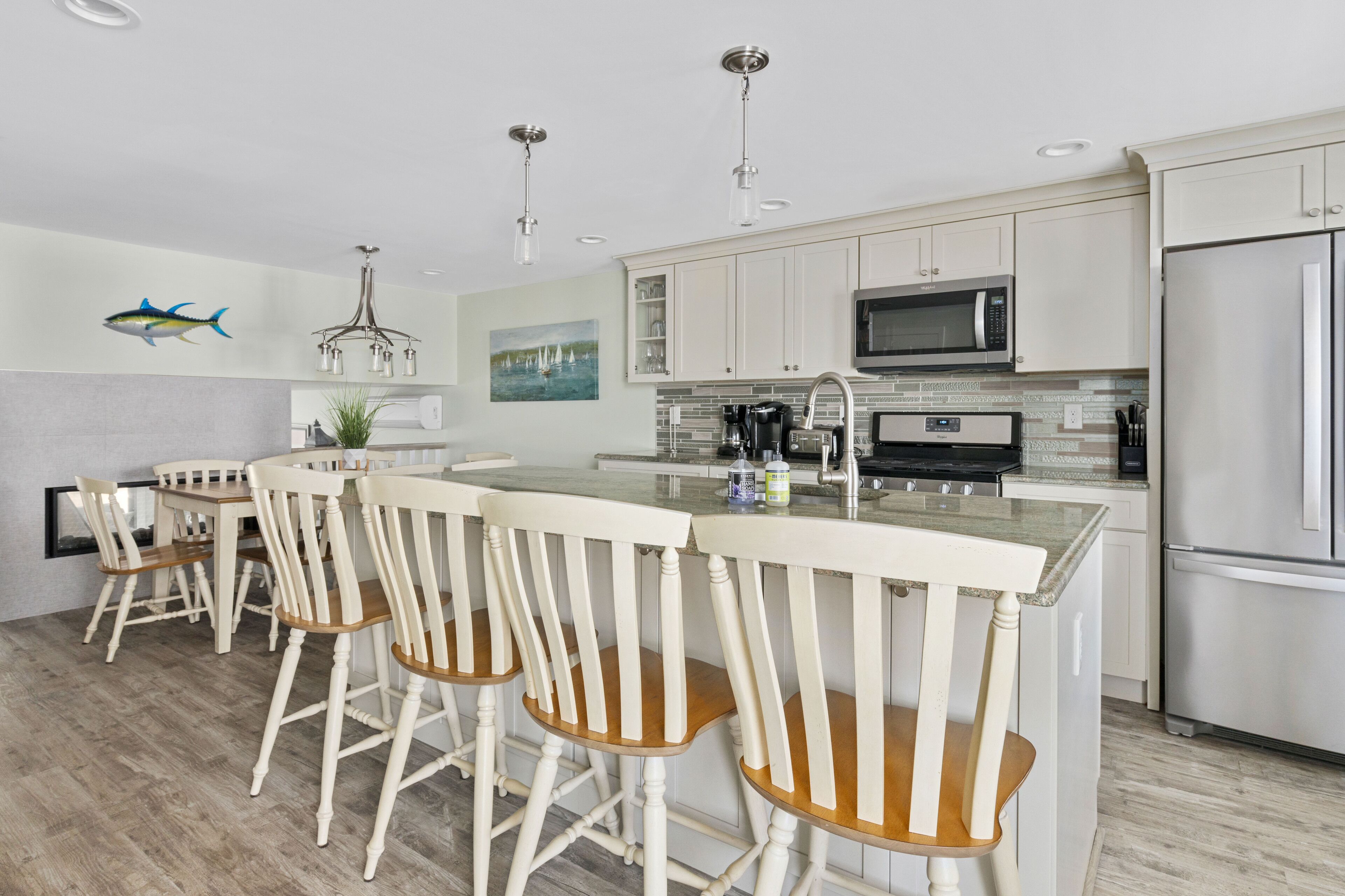 Unit 144 Poolside 4BD--A/C, Private Balcony, Association Beach & Pool