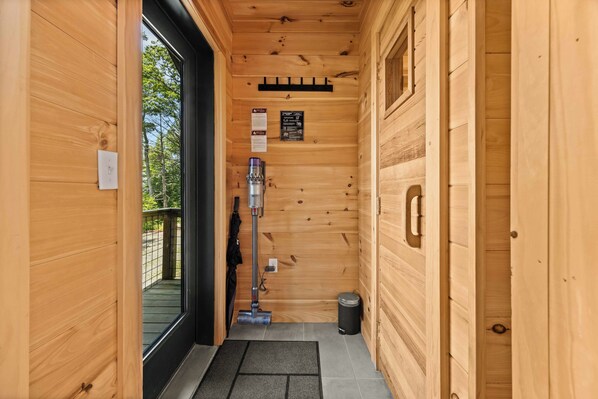 Interior - Hygge on Seneca: "Relaxing Seneca Lake Getaway!" (Lodi)