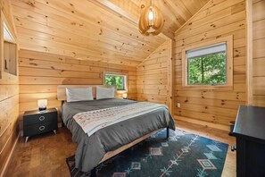 4 bedrooms, iron/ironing board, free WiFi, bed sheets - Hygge on Seneca: "Relaxing Seneca Lake Getaway!" (Lodi)