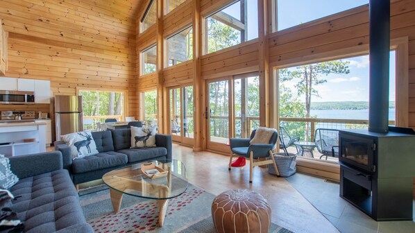 TV - Hygge on Seneca: "Relaxing Seneca Lake Getaway!" (Lodi)