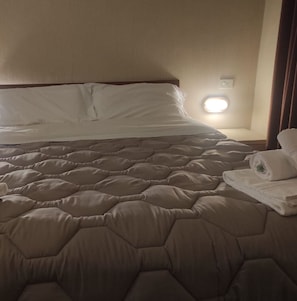 Premium bedding, down comforters, bed sheets - Hotel Centrale (Chiusi)