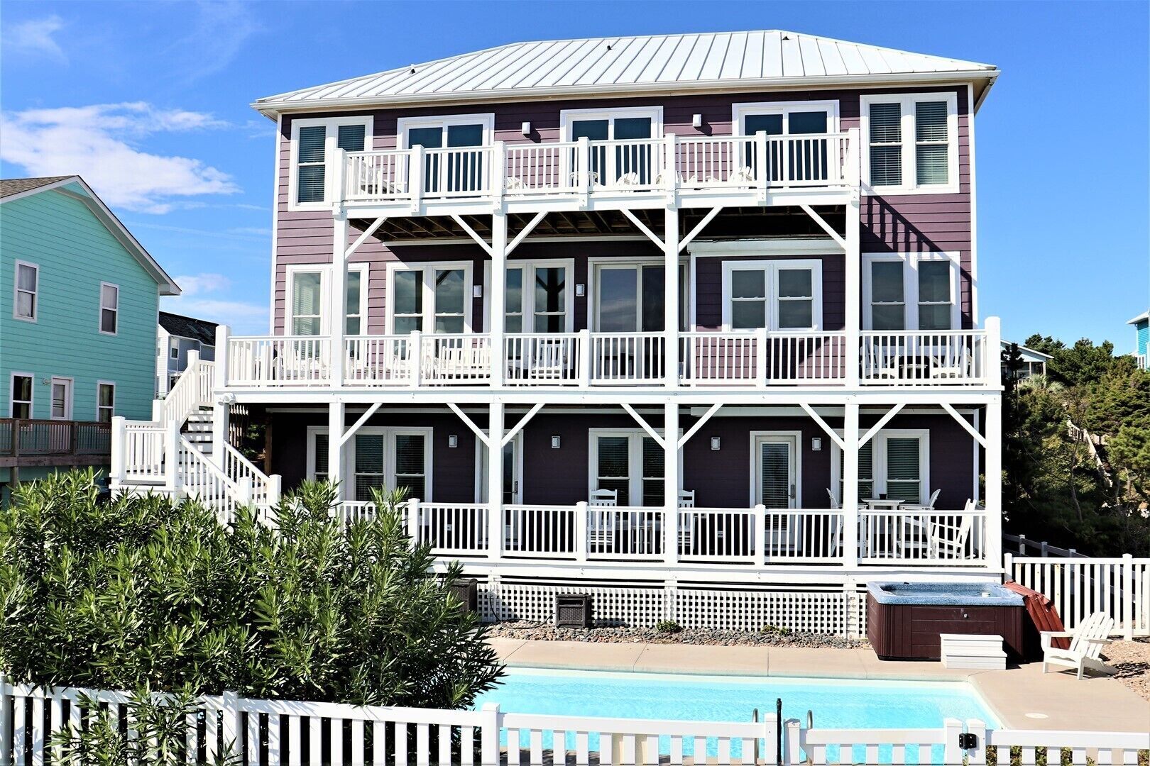 Large oceanfront Emerald Isle home with all of the amenities!