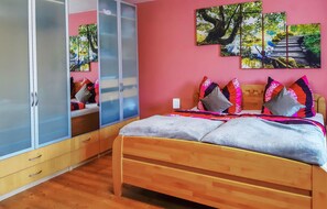 5 bedrooms, free WiFi