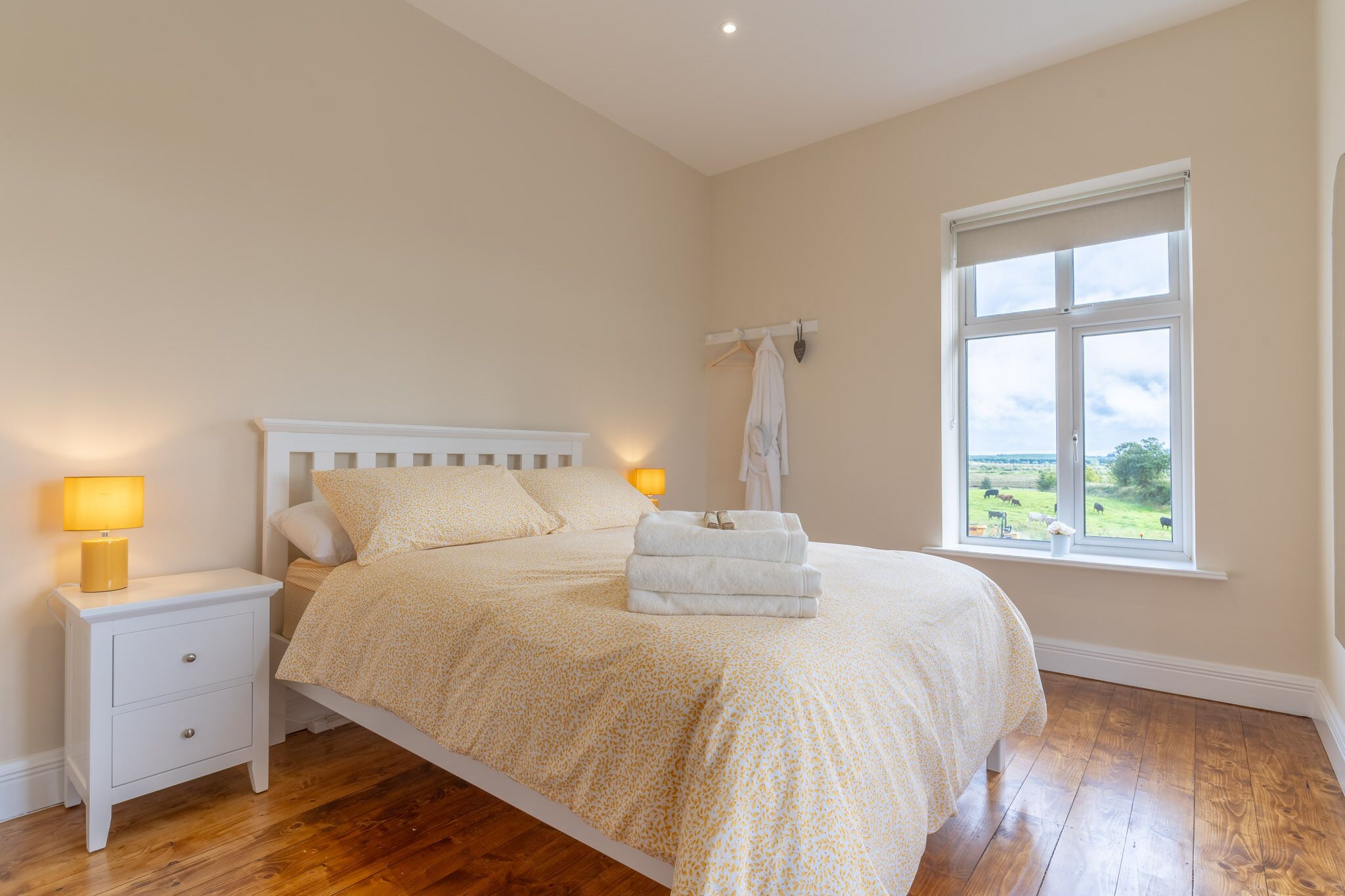 5 室のベッドルーム、アイロン / アイロン台、WiFi (無料)、ベッドシーツ