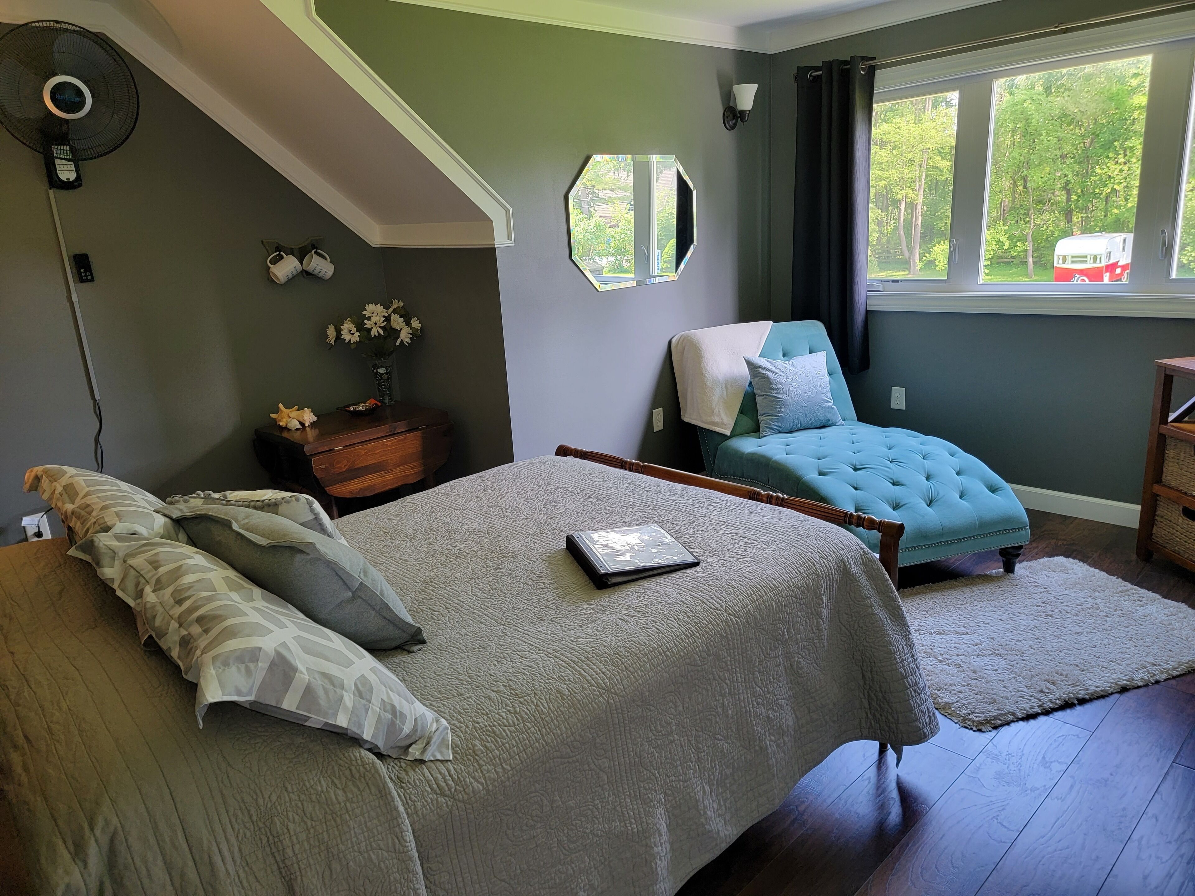 3 makuuhuonetta, työpöytä, silitysrauta/-lauta, ilmainen Wi-Fi