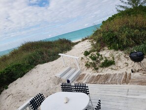 Outdoor dining - Beach Front Villa (Abaco)