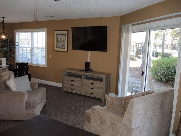 Condo, 1 habitación | Área de sala de estar