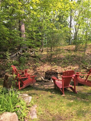 Property grounds - Adirondack Retreat - Hot Tub & Lake (Keeseville)