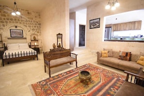 Presidential Room | Living area