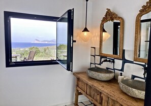 Interior - 5* villa. Superb sea view. Heated swimming pool. Beach 15 mins walk. (sant josep de sa talaia)