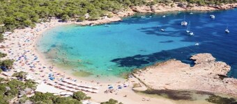 5* villa. Schitterend zeezicht Verwarmd zwembad. Strand 15 minuten lopen.