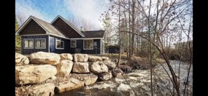 Exterior - Lake Front, Lake Charlevoix, Large Park like setting. (Boyne city)