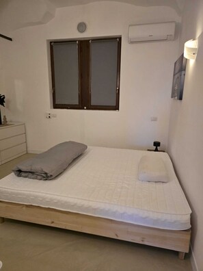 1 chambre, fer et planche à repasser, accès au Wi-Fi (inclus)