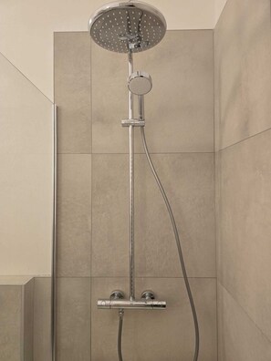 Combined shower/tub, hair dryer, towels, soap - LakeView LakeComo 4Seasons, Terrace, 30m to Lake! by STAYHERE-LAKECOMO (Acquaseria)