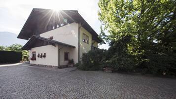 Esterni