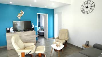 Télévision, lecteur de DVD, livres, vidéothÚque