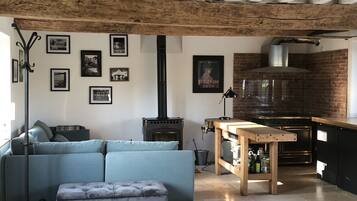 Smart-tv en een open haard