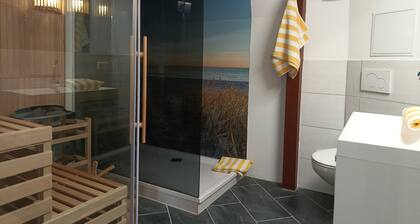 Large apartment over 2 floors, 105 square meters for up to 6 people. Central and quiet