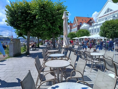 Large apartment over 2 floors, 105 square meters for up to 6 people. Central and quiet