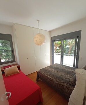 4 bedrooms, iron/ironing board, travel cot, WiFi - Ultra - Modern Living, with Private Outdoor Pool (Athens)