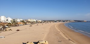 Una playa cerca