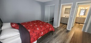 2 bedrooms, desk, iron/ironing board, free WiFi