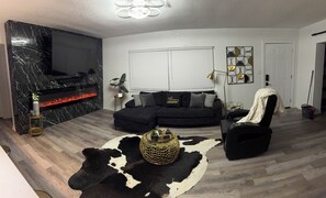 Smart TV, fireplace, stereo