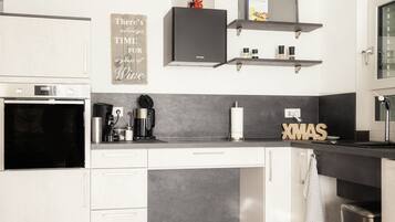 Frigorífic, forn, placa de cuina i rentaplats