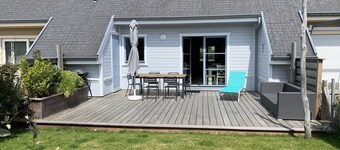 Le Birdie House in private residence 200 m from the beach by footpath