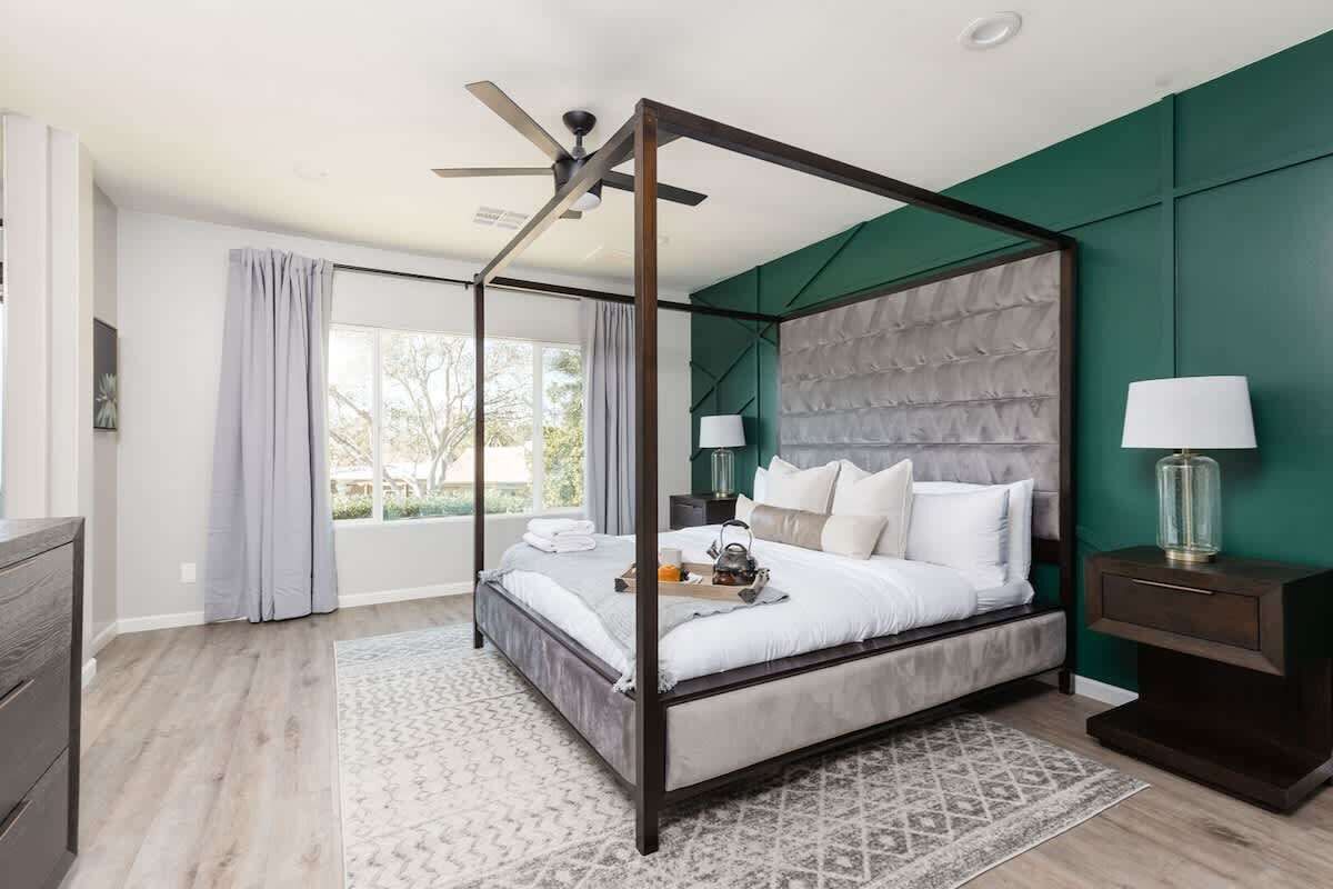 6 bedrooms, iron/ironing board, travel crib, free WiFi