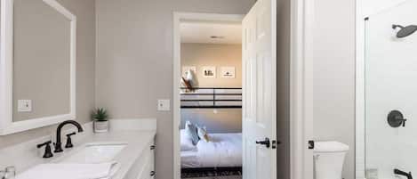 Combined shower/tub, hair dryer, towels, shampoo