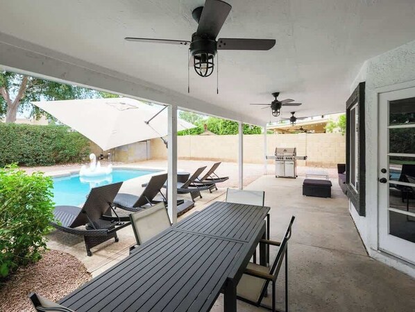 Outdoor dining