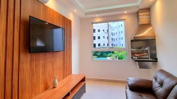 Smart TV, mesa de pingue-pongue