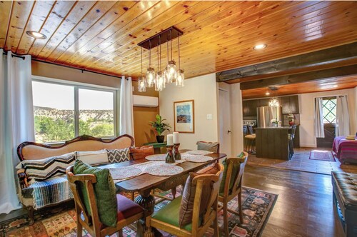 Close to Taos but a world away from tourists! Come home to authentic New Mexico