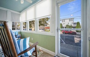 Interior - 1.5 Blocks to Beach! 3 Bedroom House! (Wildwood)