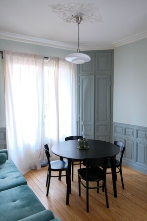 Dining - Villa 1900 "Jeanne", fully renovated, 100 meters from the beach (Le Tréport)
