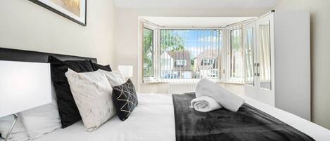 3 bedrooms, iron/ironing board, travel crib, free WiFi