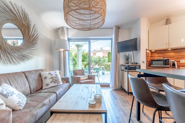 تلفزيون ذكي