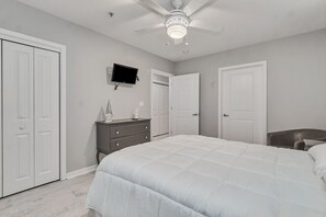 3 bedrooms, iron/ironing board, WiFi, bed sheets