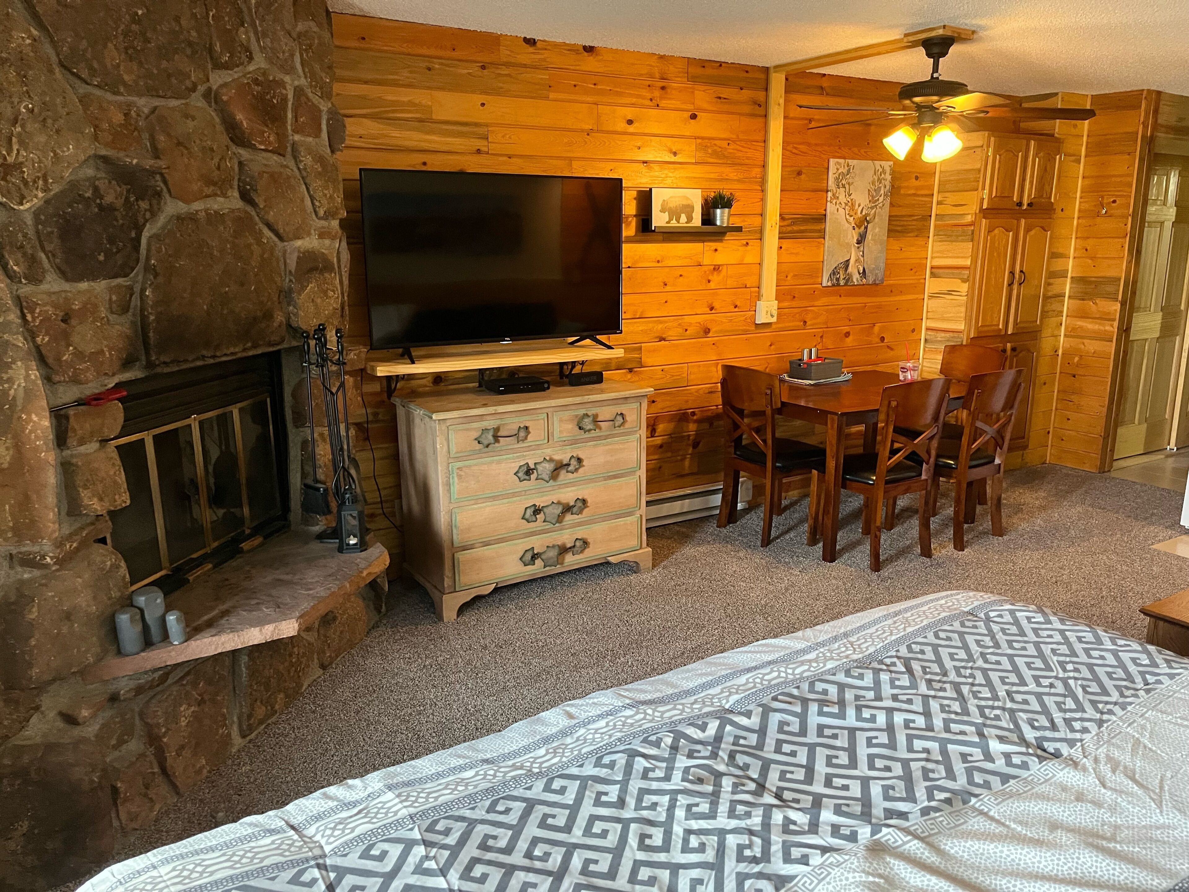 TV connectée, cheminée